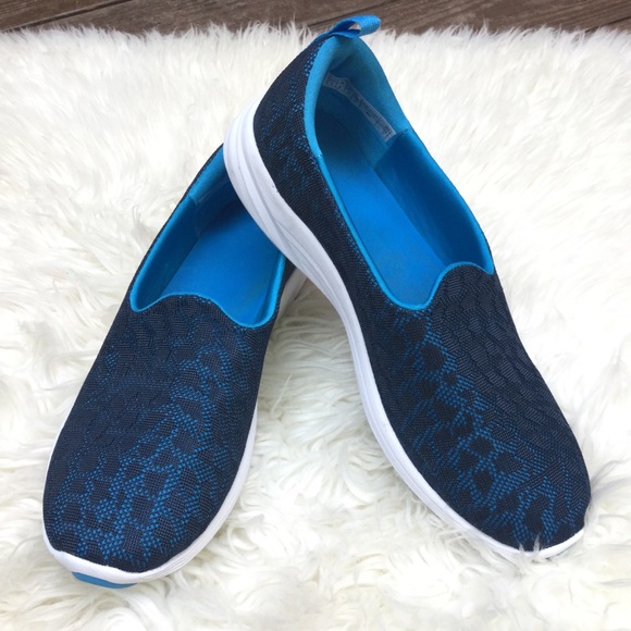 hydra slip on sneaker